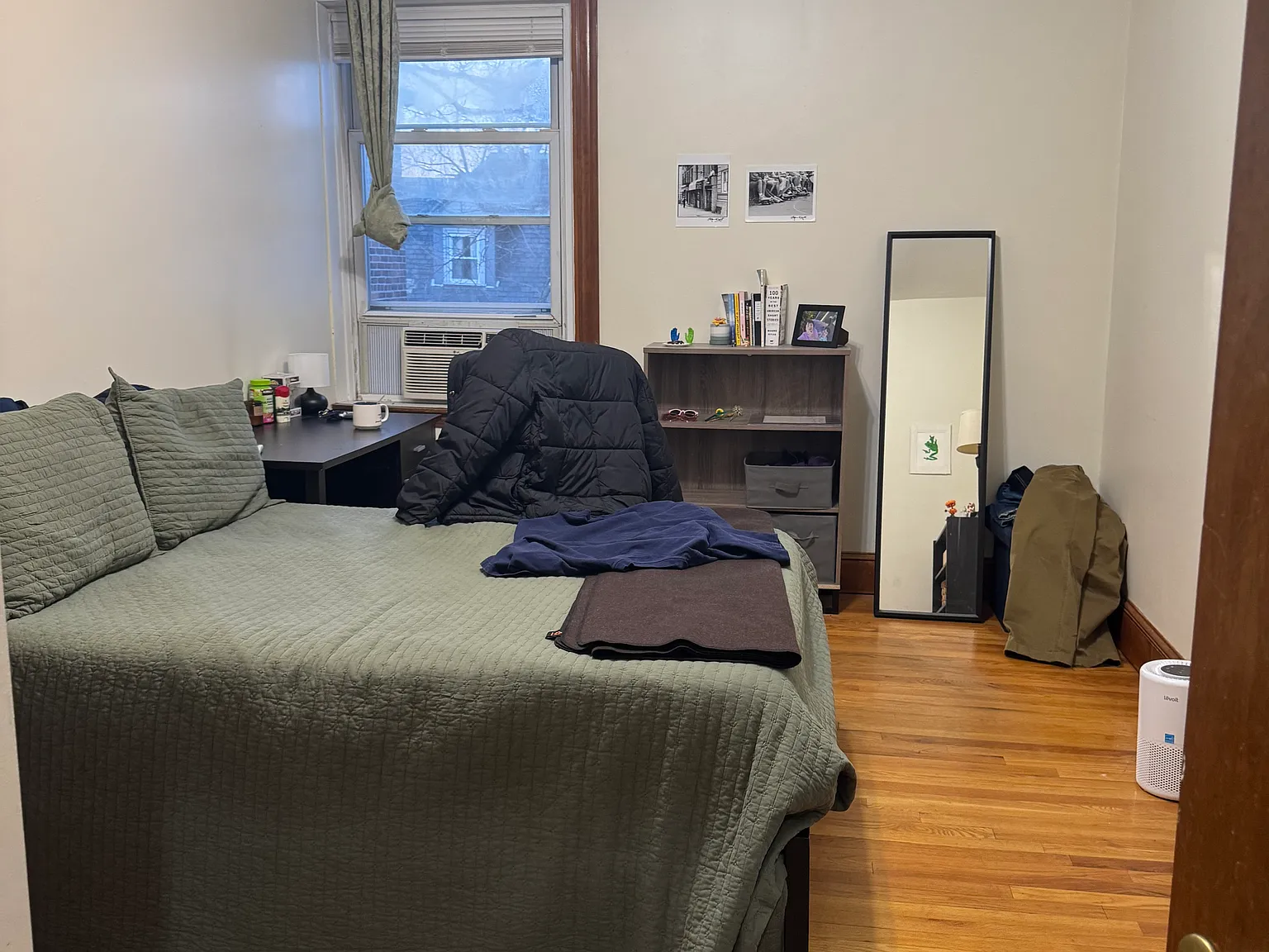 3 bed, 999 sqft, $4,200 — Photo 3