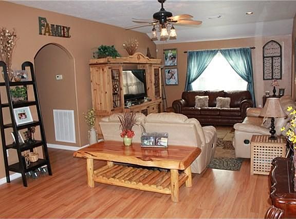 Spacious living room