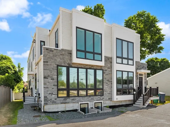 89-91 Crafts St, Newton, MA 02458