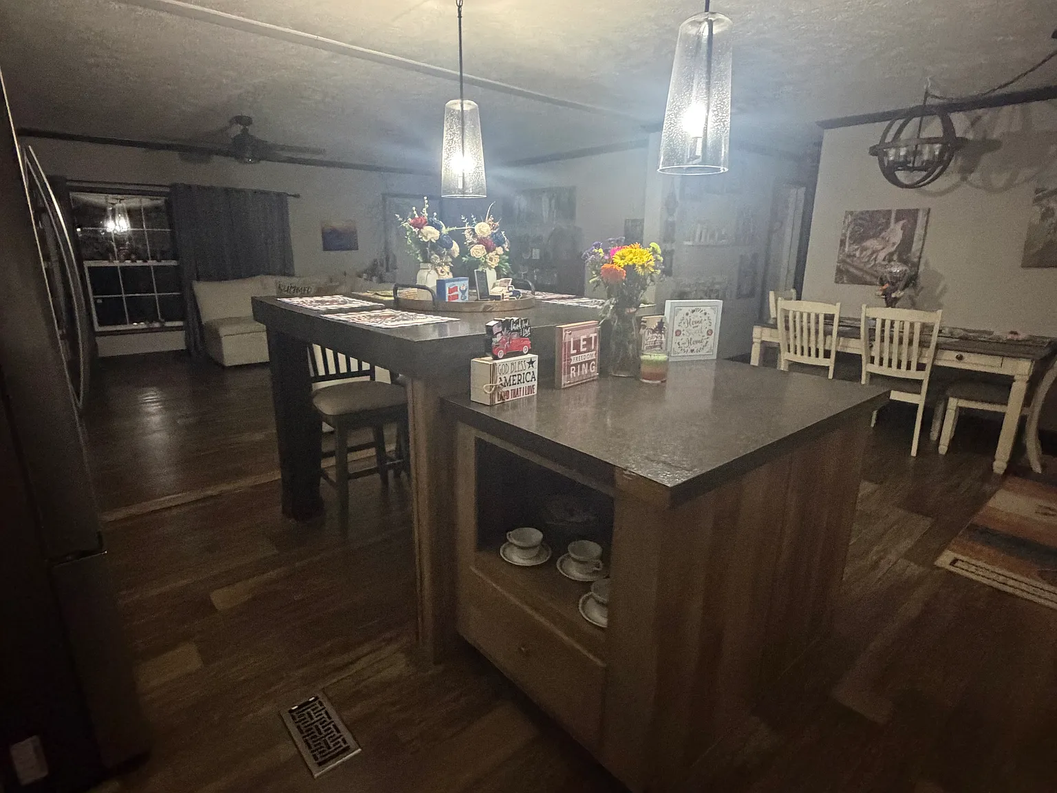 4 bed, 1738 sqft, $2,200 — Photo 2