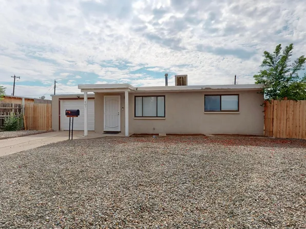 407 Dallas St NE, Albuquerque, NM 87108