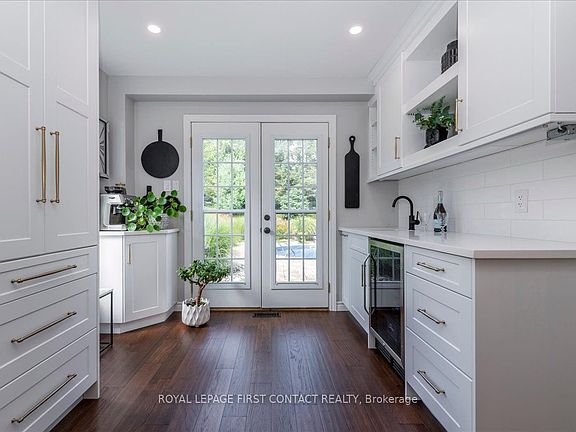 5th image of 22 McFadden Dr