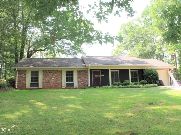 221 Merrybrook Dr, Lagrange, GA 30241
