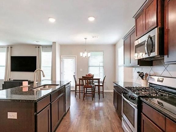5th image of 39394 Legacy Lake Dr