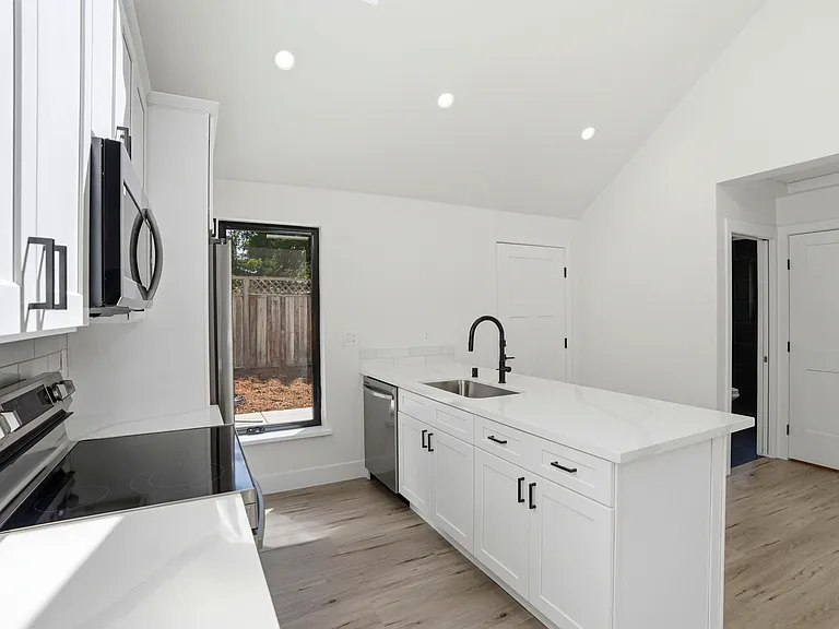 229 Steven Cir — Photo 6