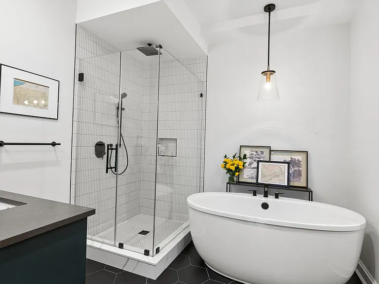252 W 30th St #2B — Photo 10