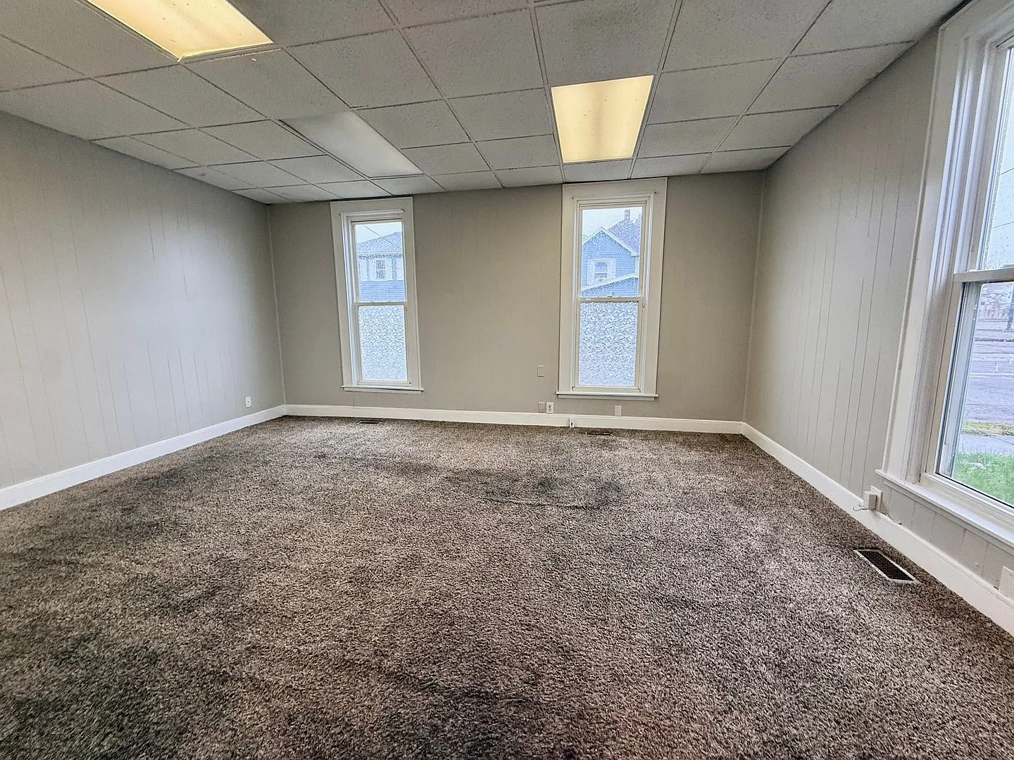 4 bed, 2.0 bath, 1608 sqft, $1,595 — Photo 3