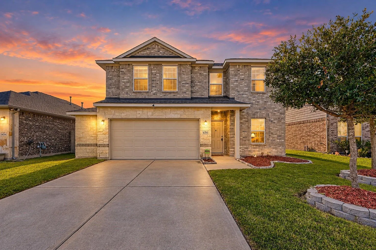 4 bed, 2.5 bath, 2641 sqft, $2,850 — Photo 1