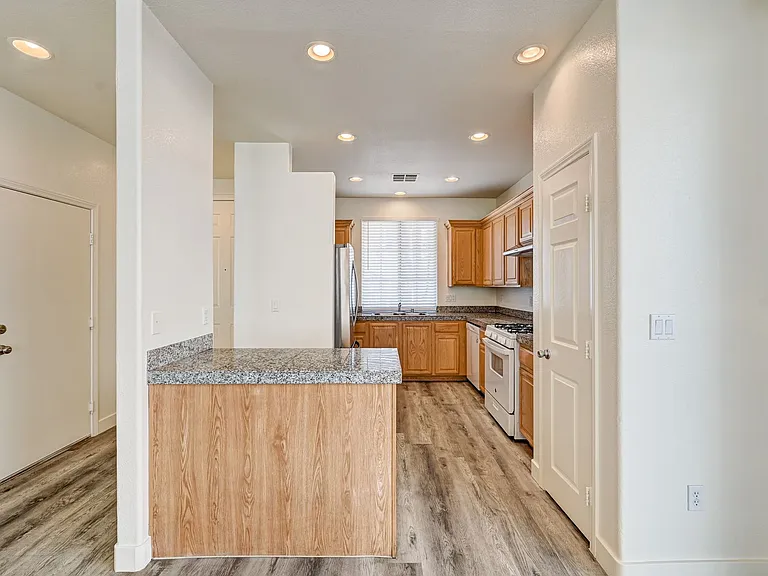 6182 Tillman Crest Ave — Photo 6