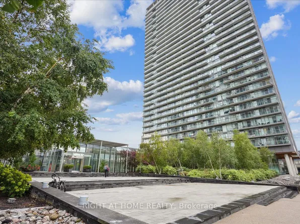 105 Queens Cay W #1607, Toronto, ON M5J 2T5