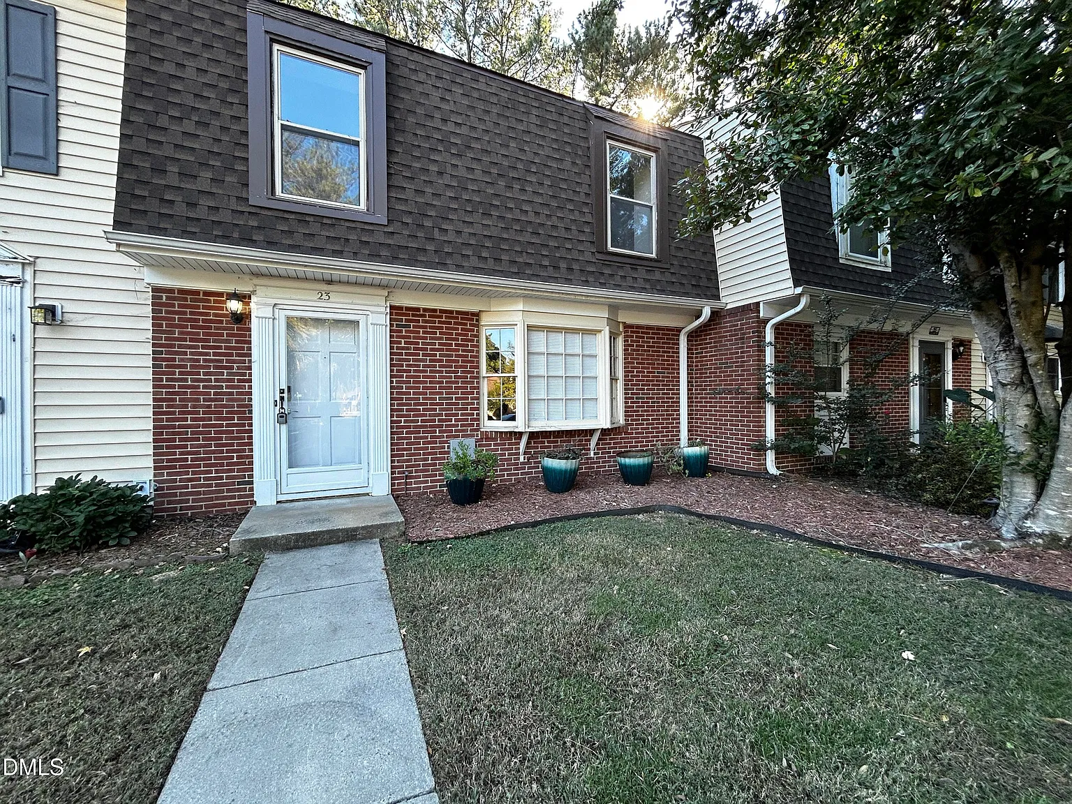 3 bed, 2.5 bath, $1,800 — Photo 1
