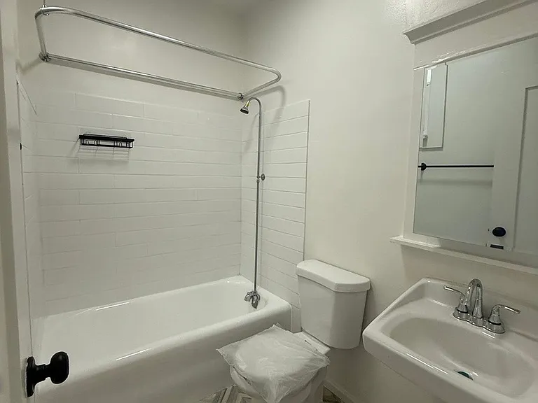 2805-2813A S Vermont Ave #2809-4 — Photo 8