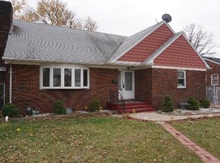 17 Holmes St, Carteret, NJ 07008