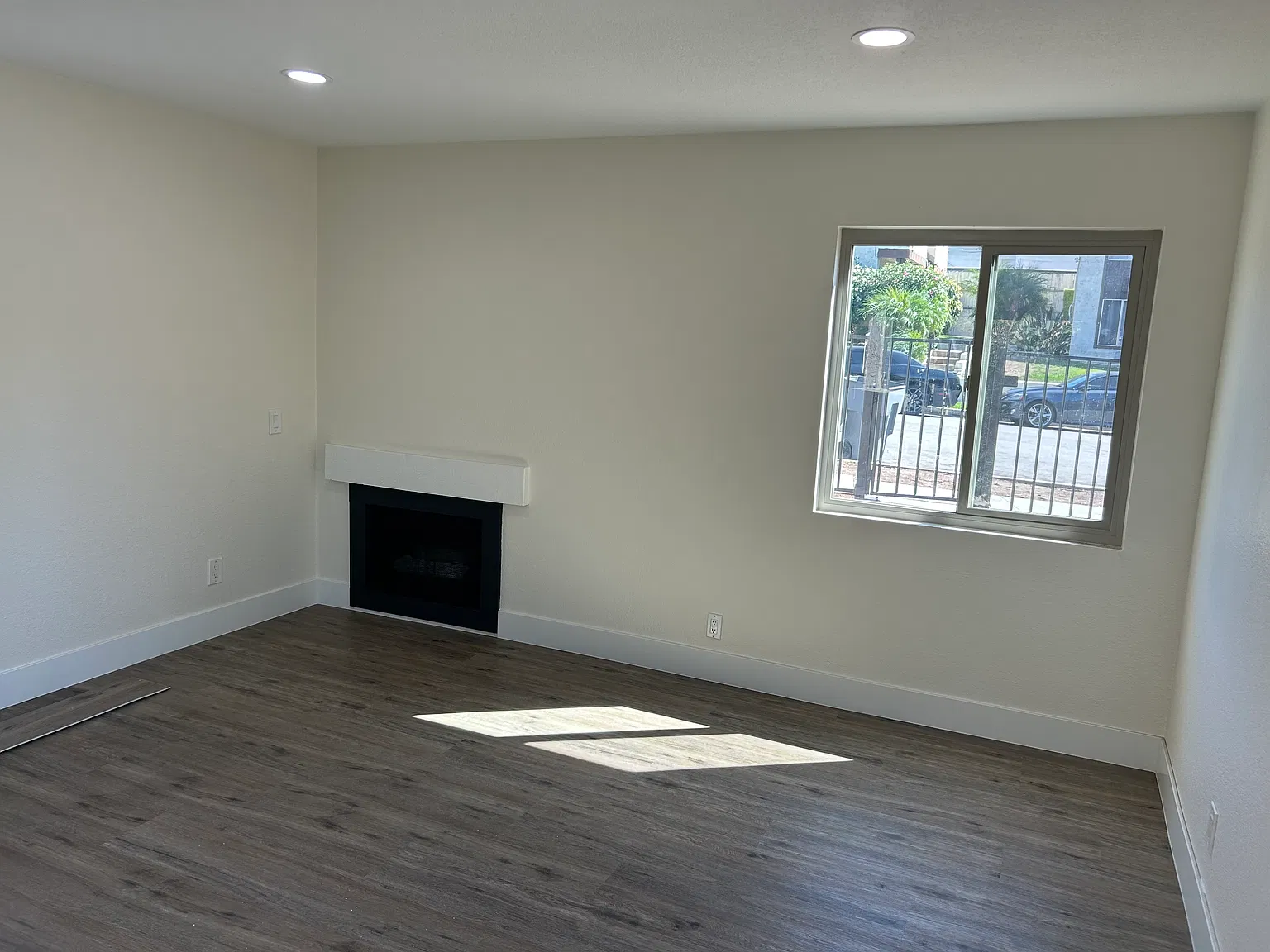 101 W Olive Ave — Photo 4