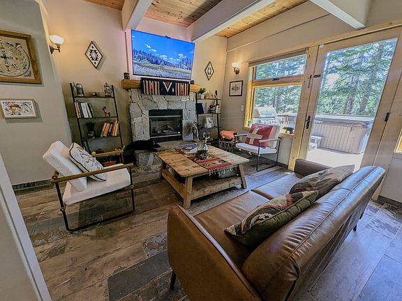 5th image of 261 Shoreview Dr