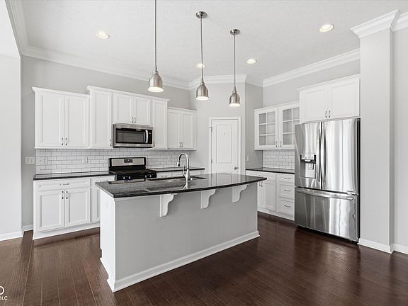 4th image of 10619 Hinterland Dr