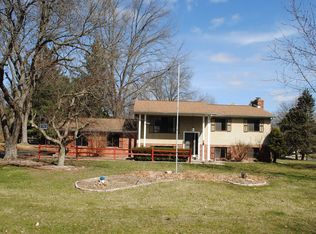 3550 Mandry Dr, Howell, MI 48843