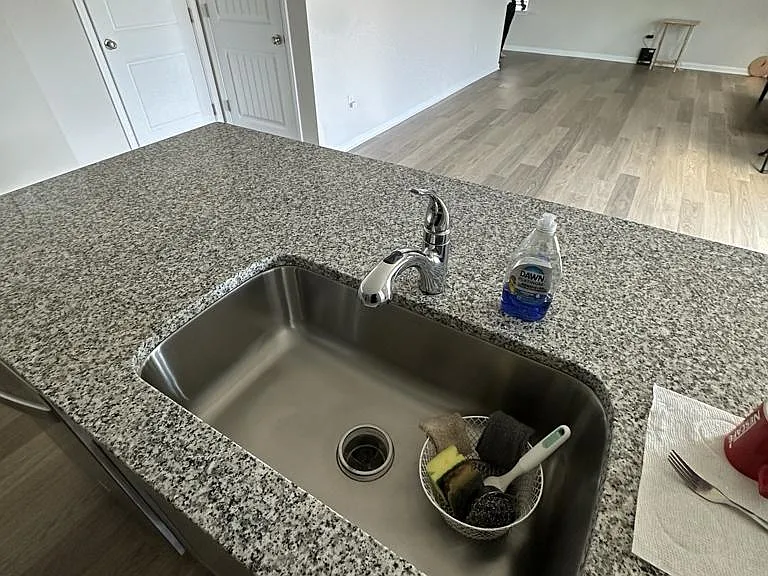 1345 Fairview Ln — Photo 17
