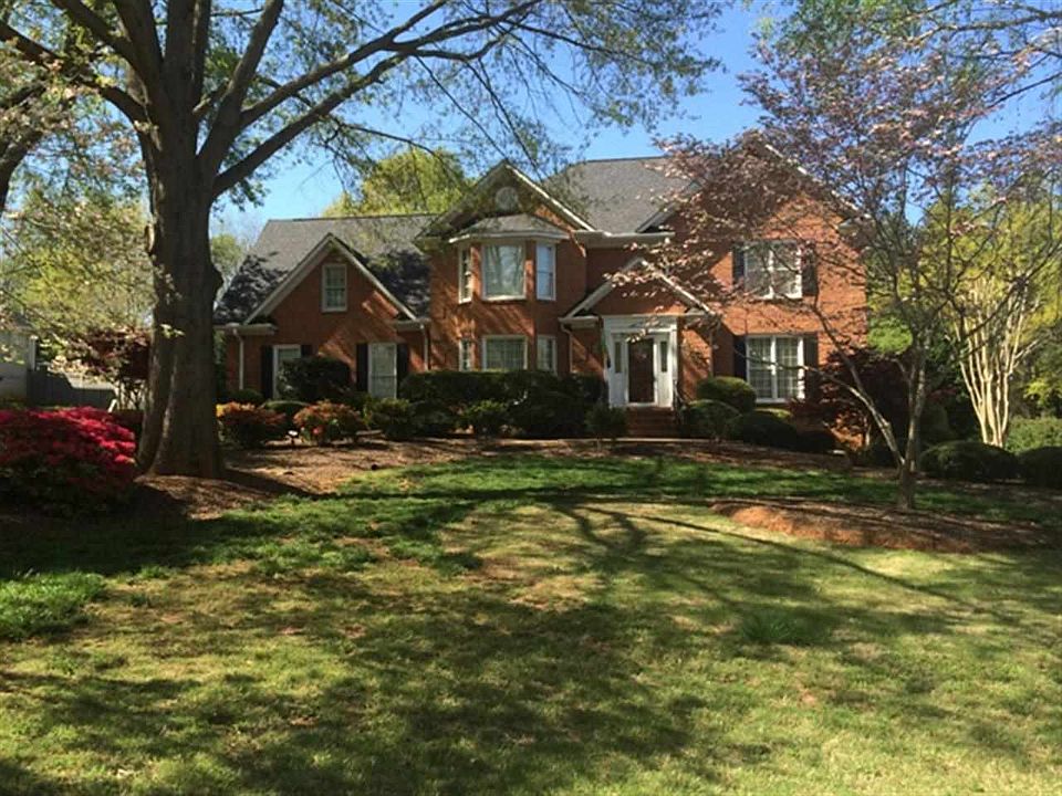 1st image of 260 Creekridge Dr