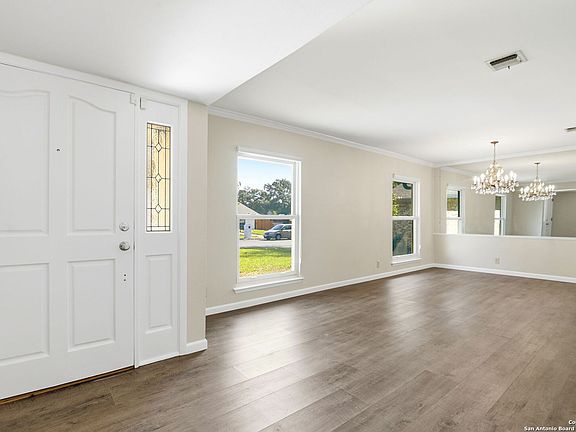 4th image of 12307 Mapletree
