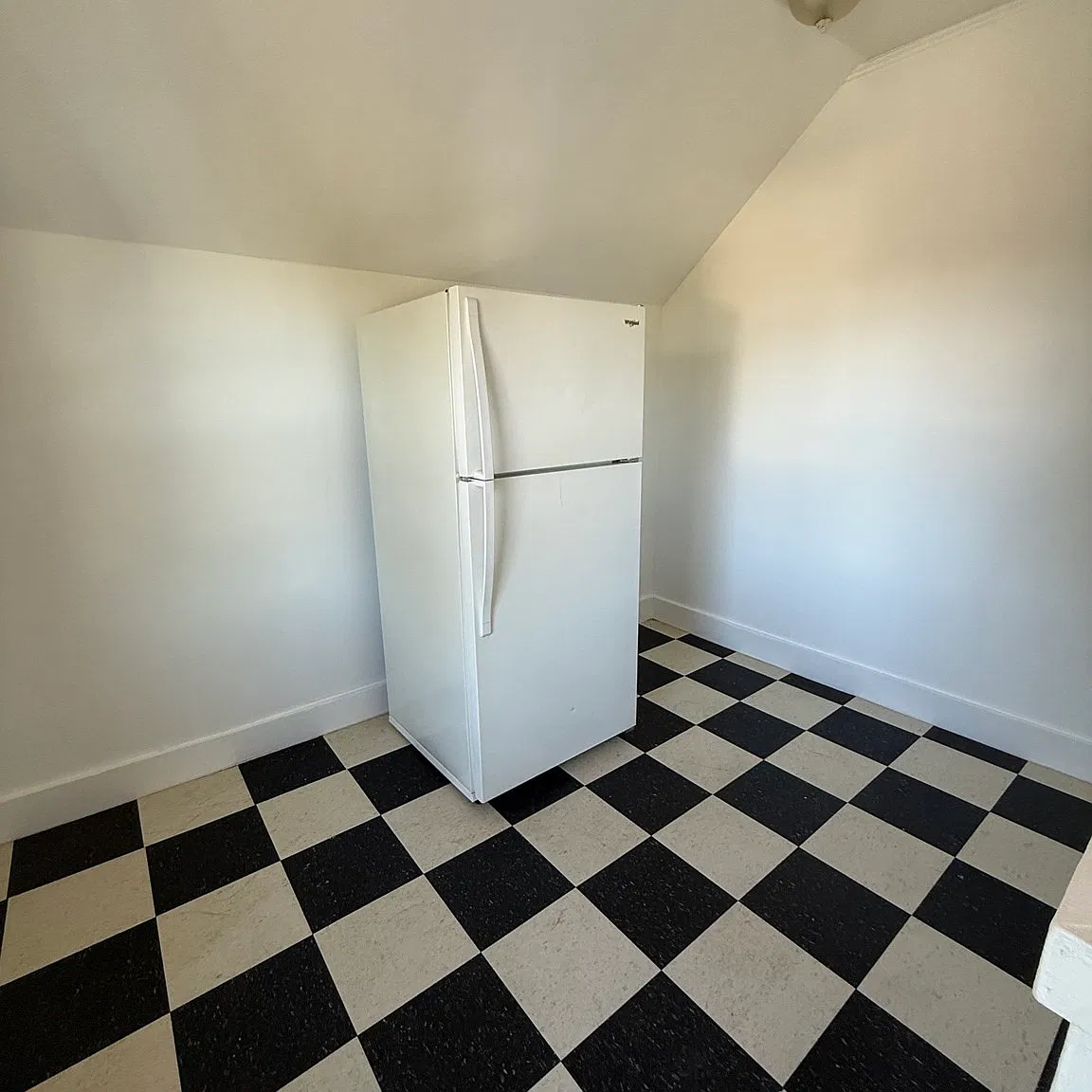 1 bed, 1.0 bath, 99999 sqft, $2,000 — Photo 2