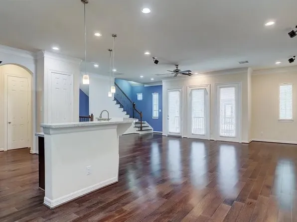 5505 Zoemark Ln, Houston, TX 77021