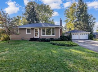 9854 Gleeson Dr, Valley View, OH 44125