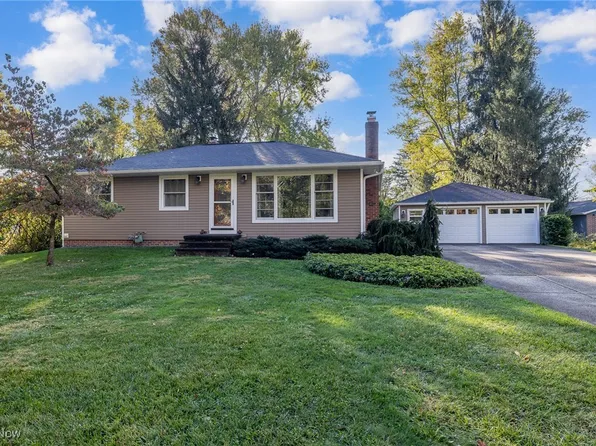 9854 Gleeson Dr, Valley View, OH 44125