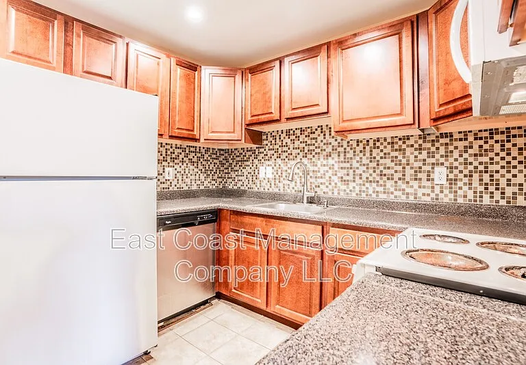 1502 E Baltimore St #2 — Photo 8