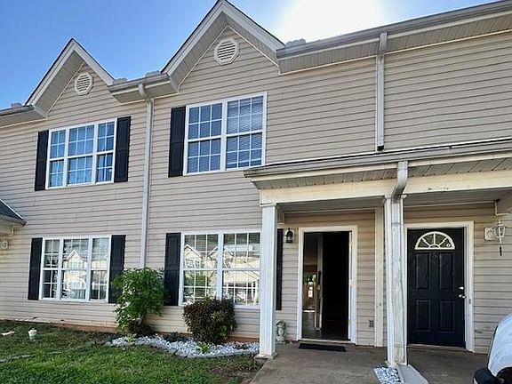 3rd image of 62 Buff St
