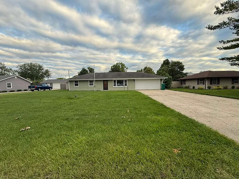 3002 Harris Dr — Photo 1