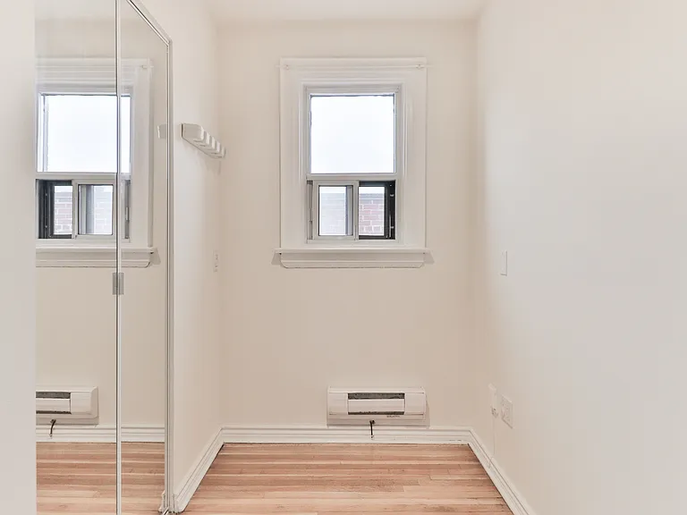 938 Avenue Rd #3 — Photo 17