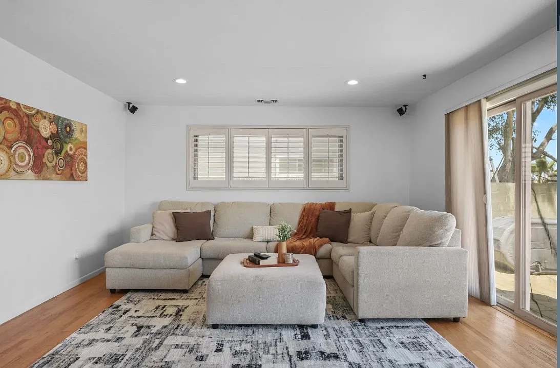 4 bed, 1352 sqft, $1,500 — Photo 2