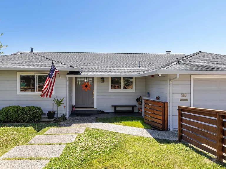Front of house, yard