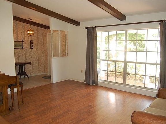 3rd image of 4268 Lake Eleanor Dr
