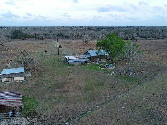3rd image of 146 Elliott Rd