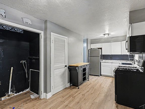 3rd image of 3905 Lauckner Ln