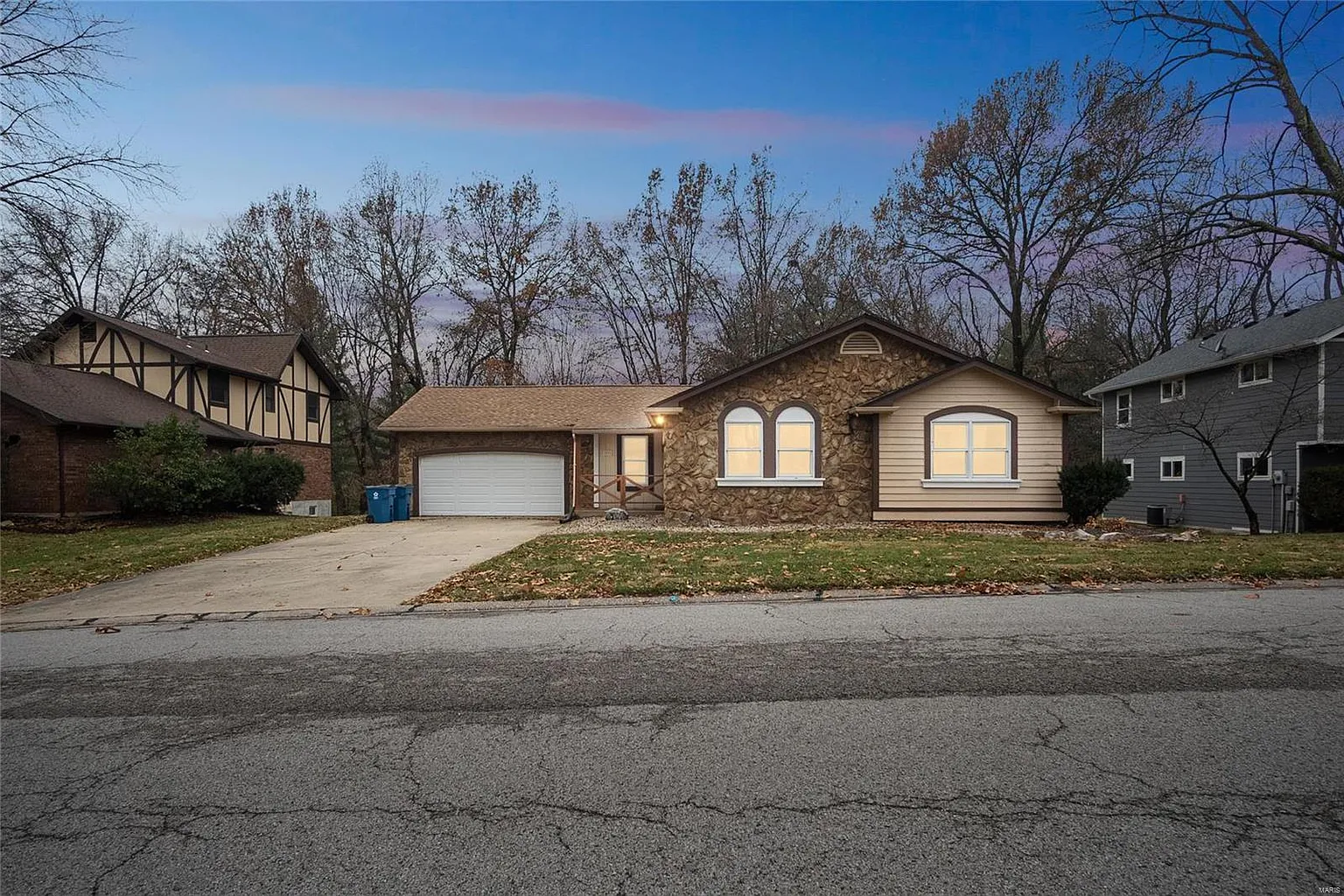 2019 Mapleleaf Dr photo 1