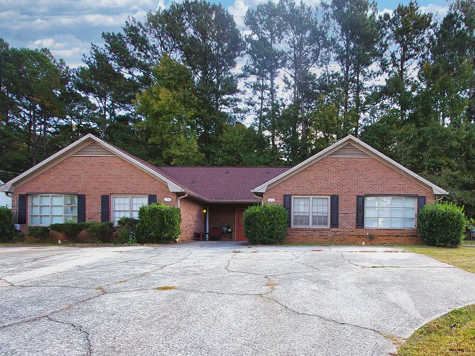 3252 Inez Dr
