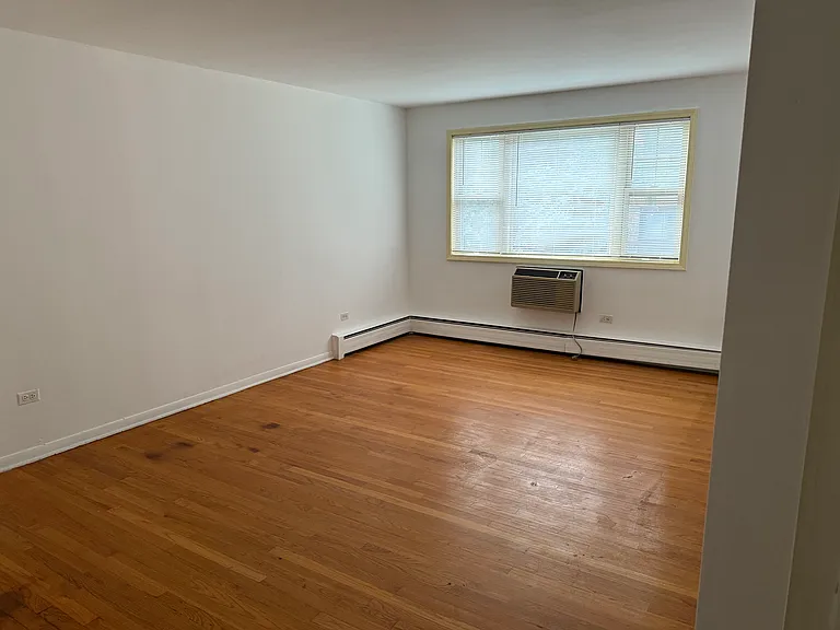 2626 W Greenleaf Ave #2-A — Photo 4