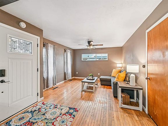 2nd image of 305 Pacific St