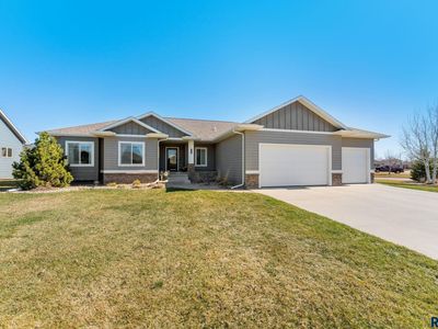 7412 S Heatherridge Ave, Sioux Falls, SD, 57108