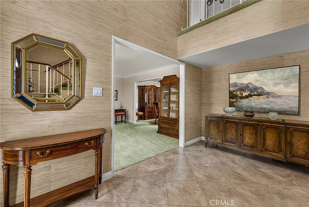 5 bed, 2968 sqft, $7,300 — Photo 3