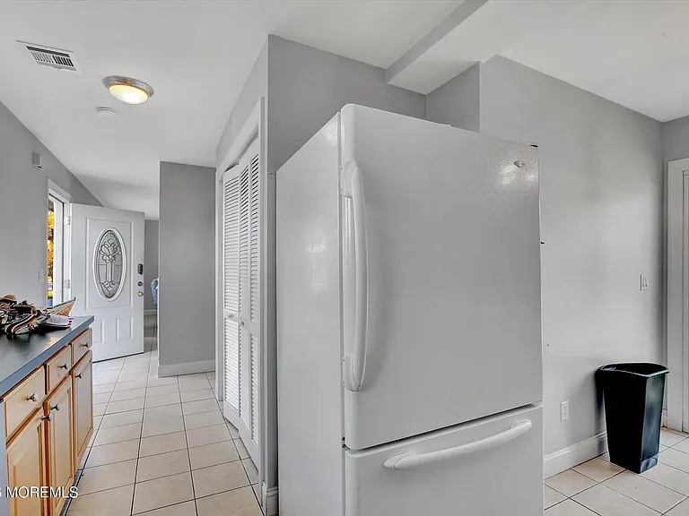980 Woodgate Ave — Photo 11