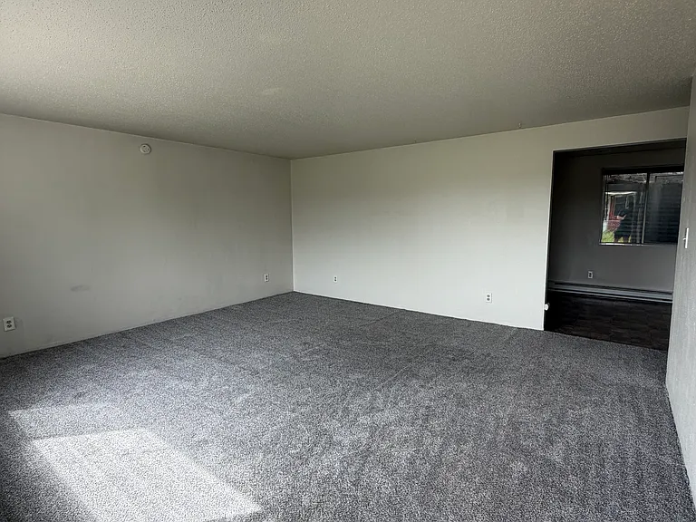 322 NW Larry St #320 — Photo 2