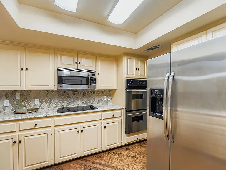 8104 East Ct — Photo 17