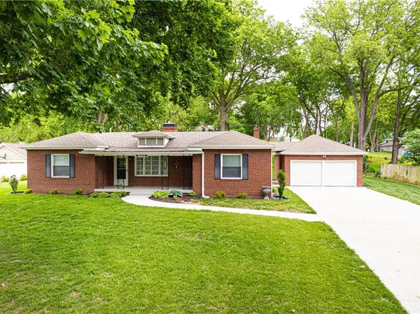 1703 S 40th St, Saint Joseph, MO 64507