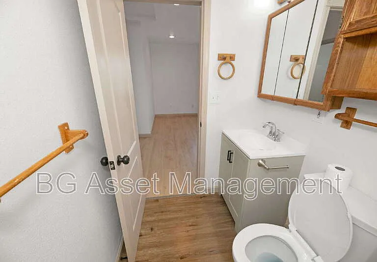 2340 22nd St — Photo 14
