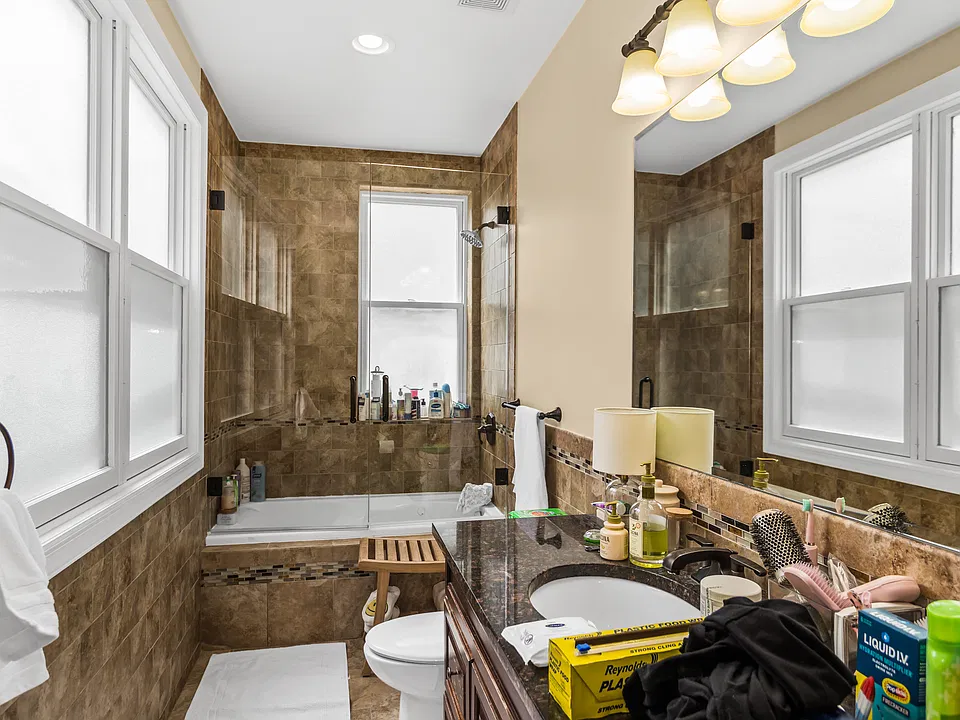 Main en suite bathroom