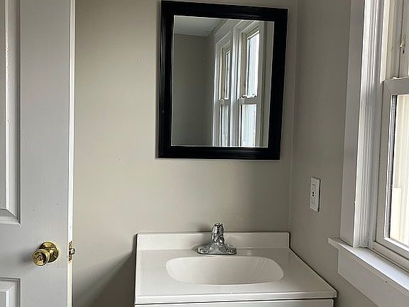 4th image of 3 Wardlaw St